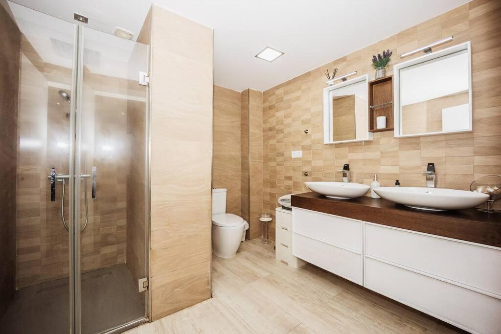 Апартаменти Modern First Line Альмуньєкар Екстер'єр фото